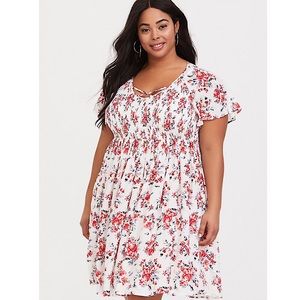 Torrid ⚡️NWOT⚡️ ivory floral smocked skater dress